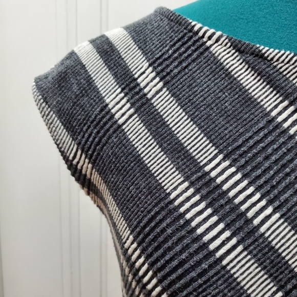 GAP Grey and White Striped Knit Dress - Picture 4 of 7